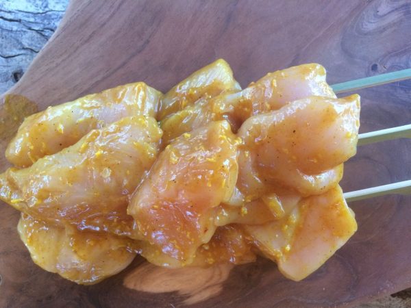 Kipspies in kerriemarinade