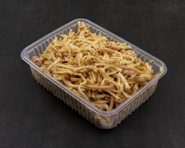 Huisgemaakte bami kant & klaar